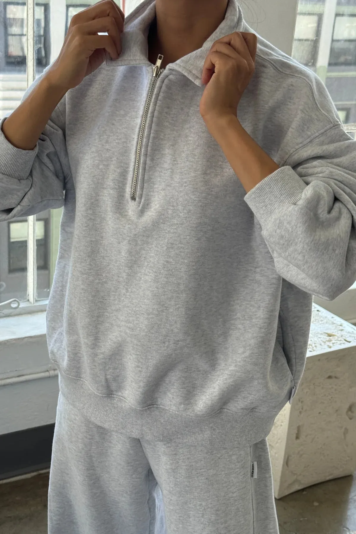 French Terry Noah Sweatshirt (Icy Grey)