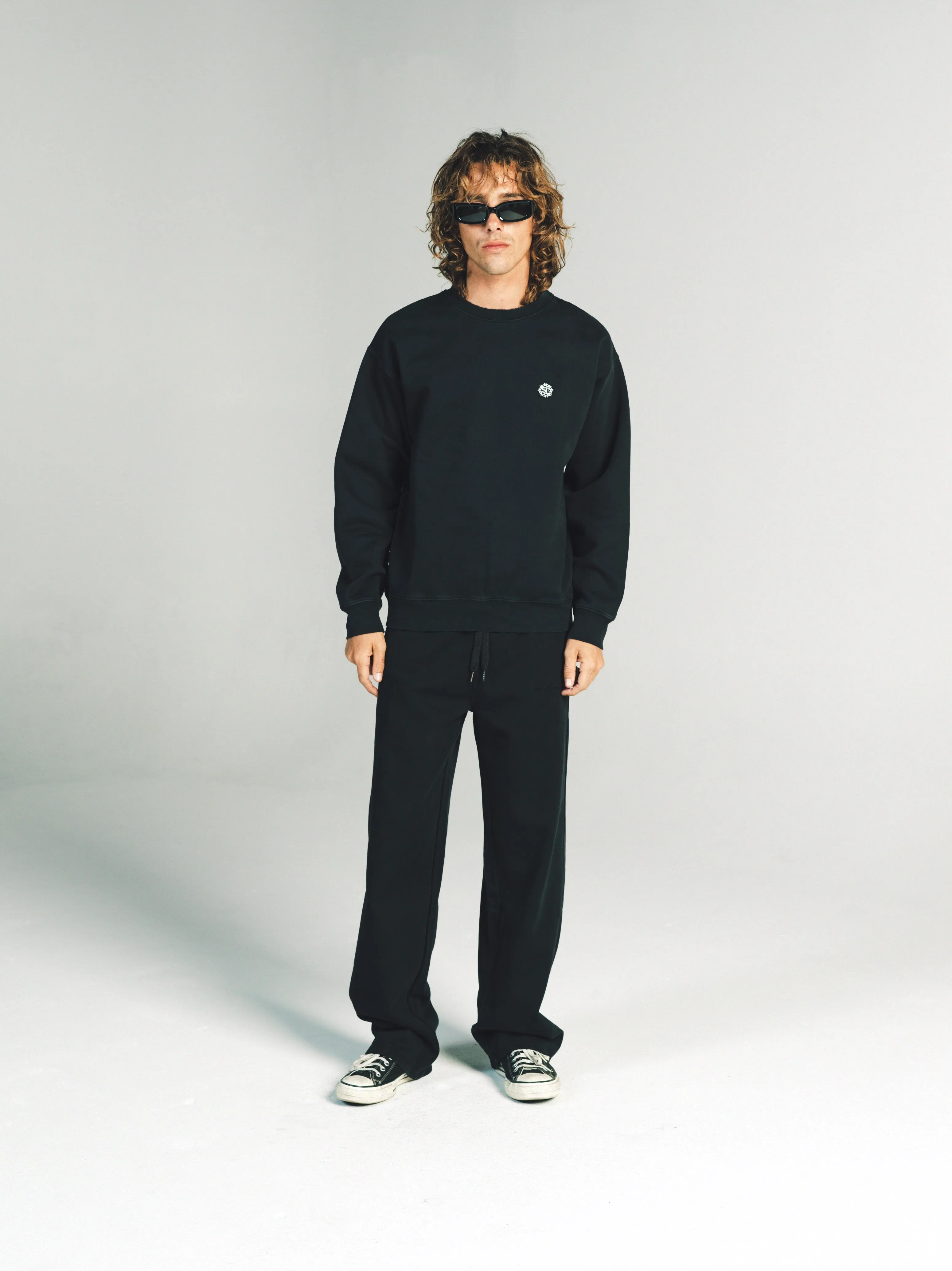 PULLOVER CROWN OF THORNS CREWNECK | VINTAGE BLACK